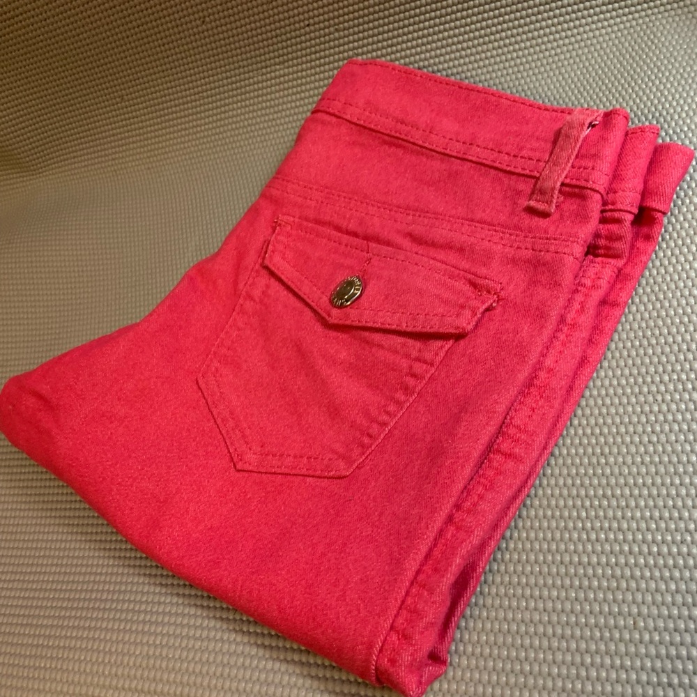 Victoria Jeans Pink Capri Shorts Size 8